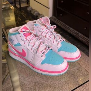 Air Jordan 1 Mid Digital Pink, size 5Y